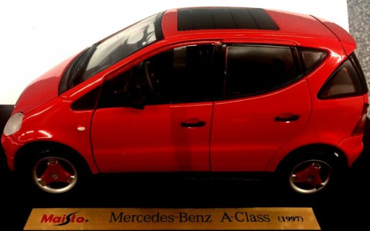 MERCEDES BENZ - A-CLASS (1997) ROT