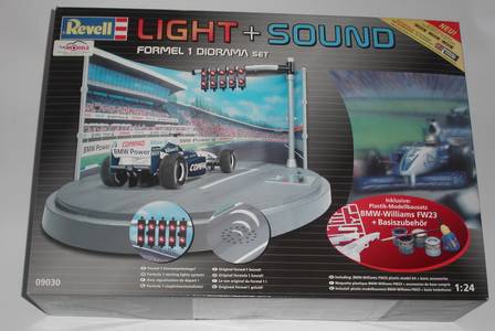 REVELL 09030 LIGHT & SOUND FORMEL 1 DIORAMA SET