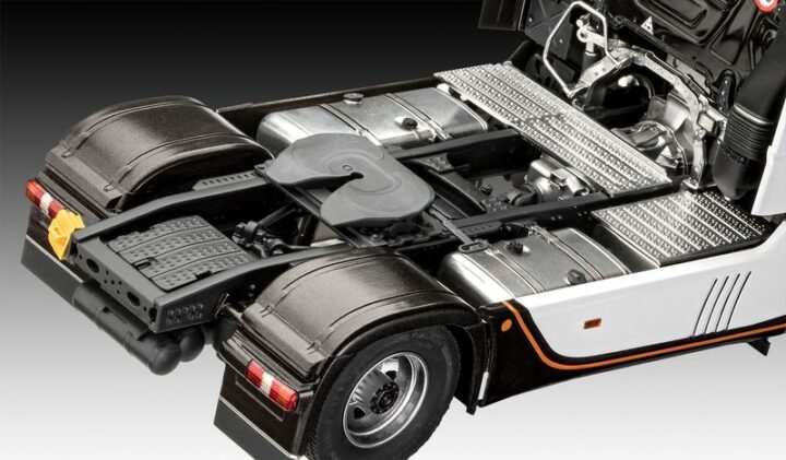 Revell 07439 Mercedes-Benz Actros MP4 – Bild 3