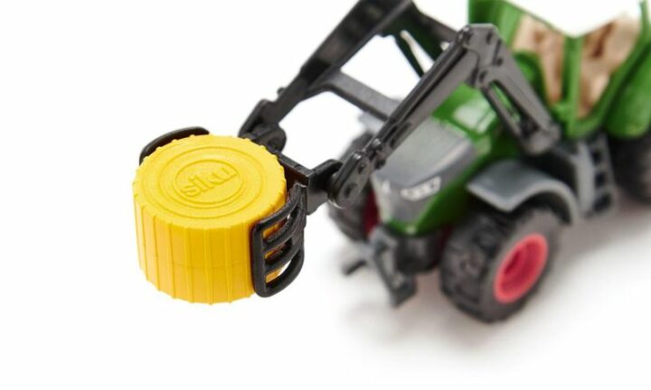 Fendt mit Ballenzange – Bild 2