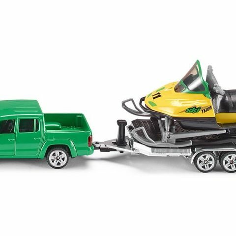 PKW mit Anhänger und Snowmobil