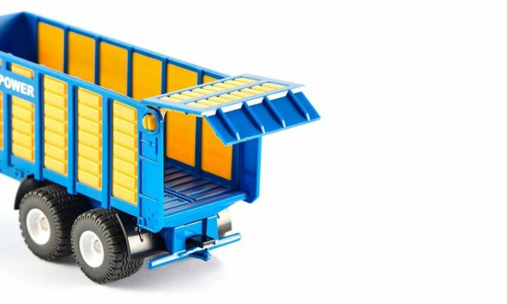 Traktor mit Silagewagen – Bild 2