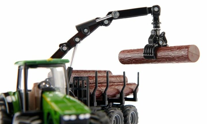 Traktor mit Forstanhänger – Bild 3