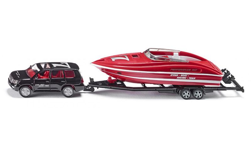 PKW mit Motorboot