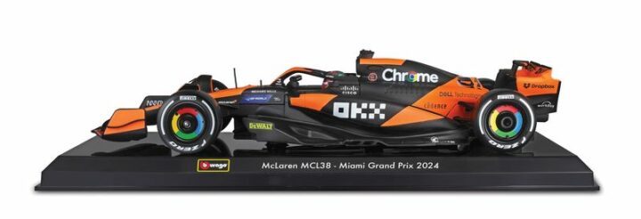 BURAGO McLaren F1 MCL38 1/24 Kit Piastri 2024 – Bild 3